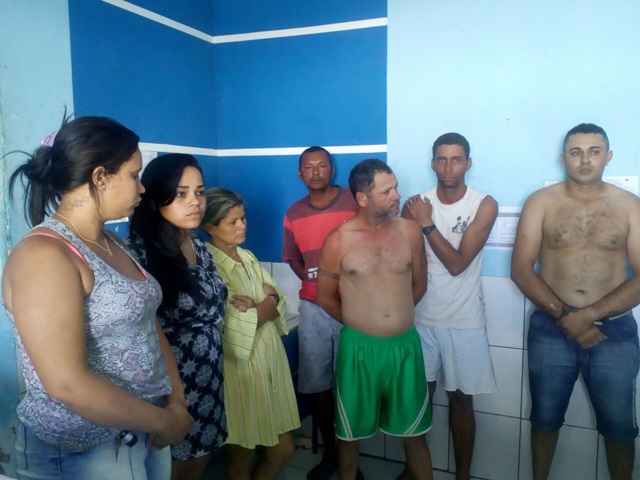 Sete pessoas acusadas de vários crimes são presas durante operação em