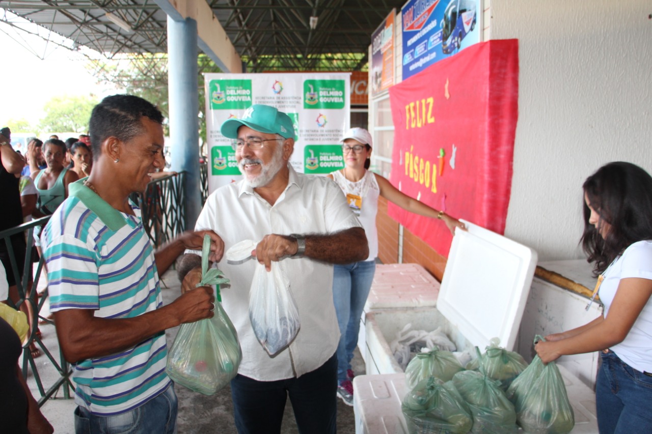 Prefeitura De Delmiro Distribui Cinco Toneladas De Peixe E Beneficia 2