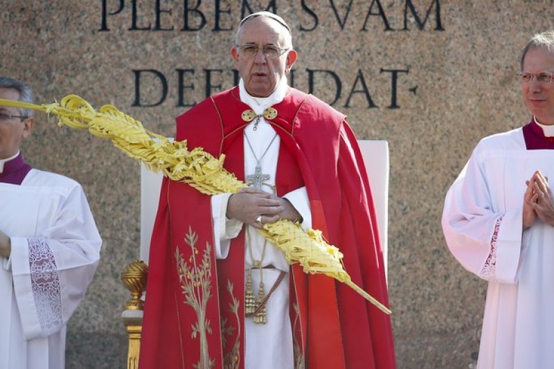 Papa Francisco lamenta descaso com o destino dos refugiados