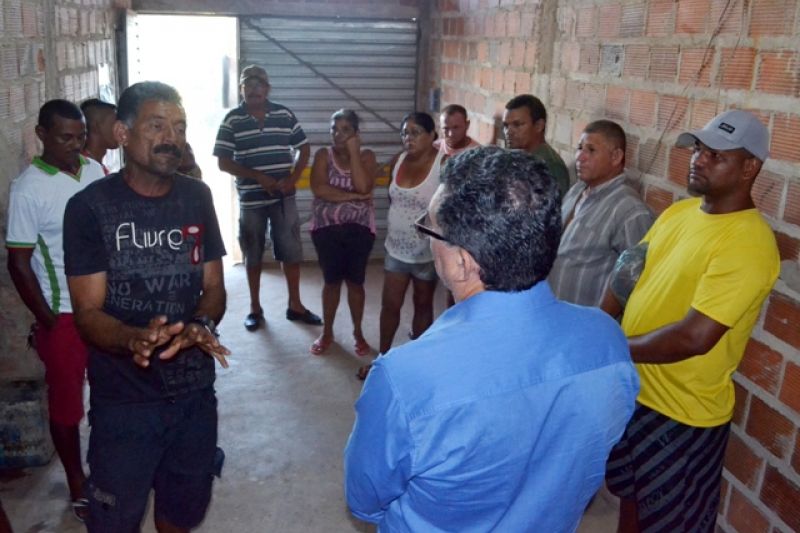 Moradores de comunidade santanense dialogam com membros do Legislativo Municipal