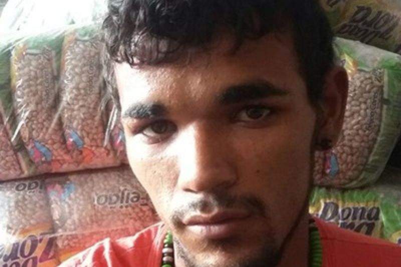 Jovem de Delmiro Gouveia é preso suspeito de furtar supermercado em Paulo Afonso