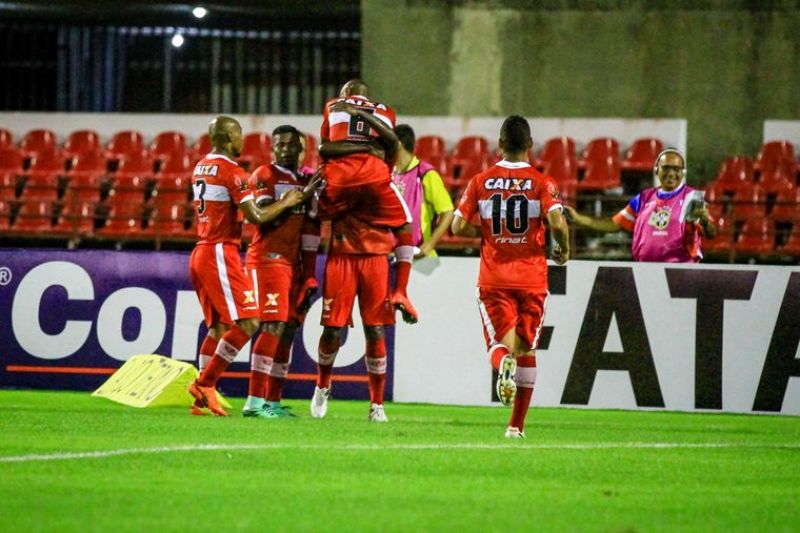 CRB sofre susto no final, mas vence Bragantino por 2 x 1 no Rei Pelé