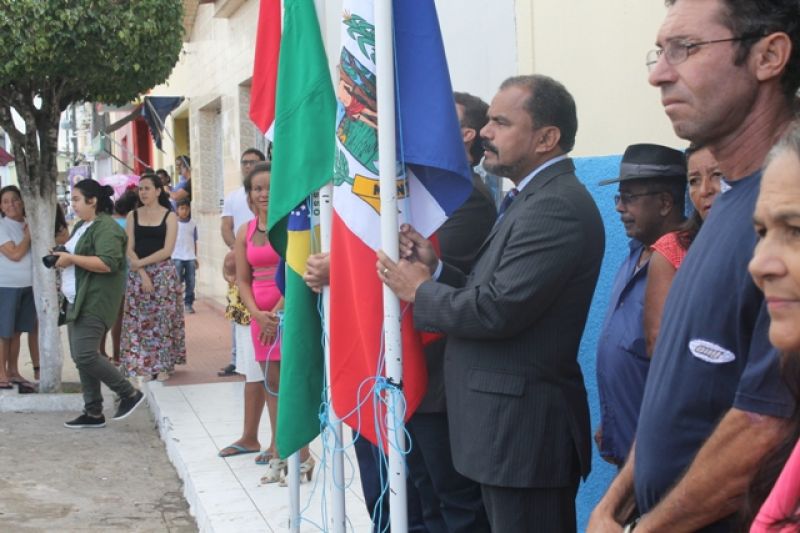 Prefeito Elmo Medeiros inaugura quatro obras para comemorar os 56 anos de Monteirópolis