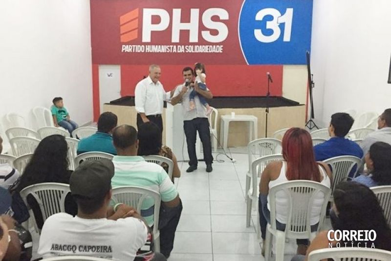 Diego Padilha é lançado como pré-candidato a vereador de Delmiro Gouveia pelo PHS
