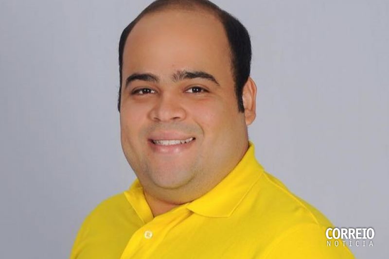 Aderval Tenório desiste de pré-candidatura a prefeito e declara apoio a Valdo Sandes