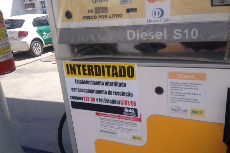 Fiscais multam e lacram postos de combustíveis em Maravilha e Água Branca