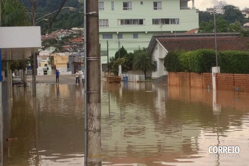 Risco de enchente em Rio do Sul (SC) preocupa alagoanos que migraram em busca de emprego