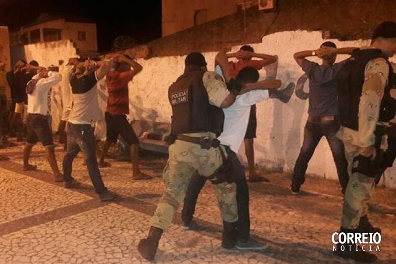 Copes-Caatinga realiza abordagens para coibir criminalidade no Distrito de Barragem Leste