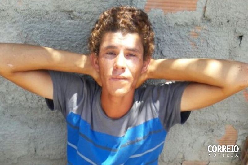 Jovem é preso depois de ser encontrado com papelotes de maconha em Piranhas