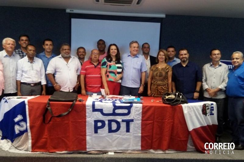 Com a presença de vereadores do Sertão, PDT discute seca e eleição da Uveal