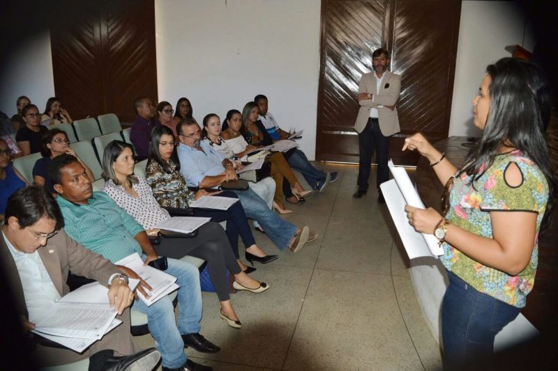 Controladoria promove reunião com servidores para padronizar procedimentos administrativos