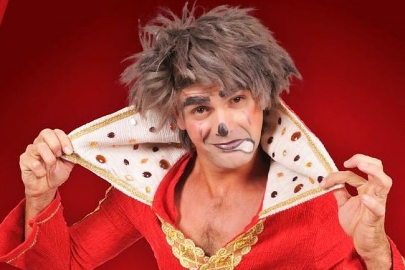 Público fica revoltado com cancelamento de show do palhaço Cheirozinho em Mata Grande