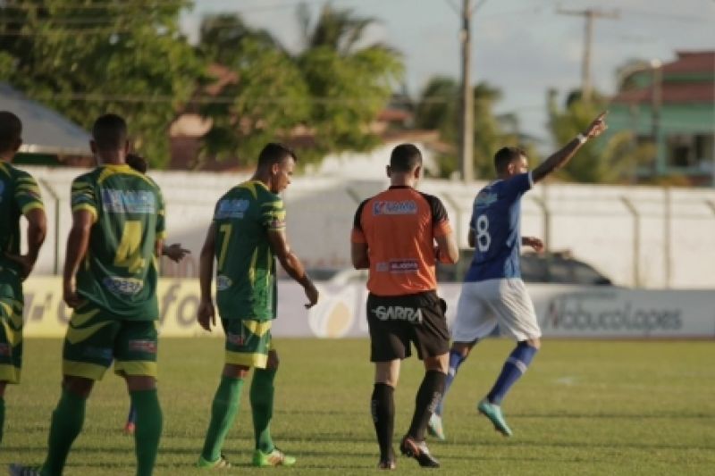 Everton Heleno faz 3 gols e CSA goleia o Sete de Setembro por 7 a 0