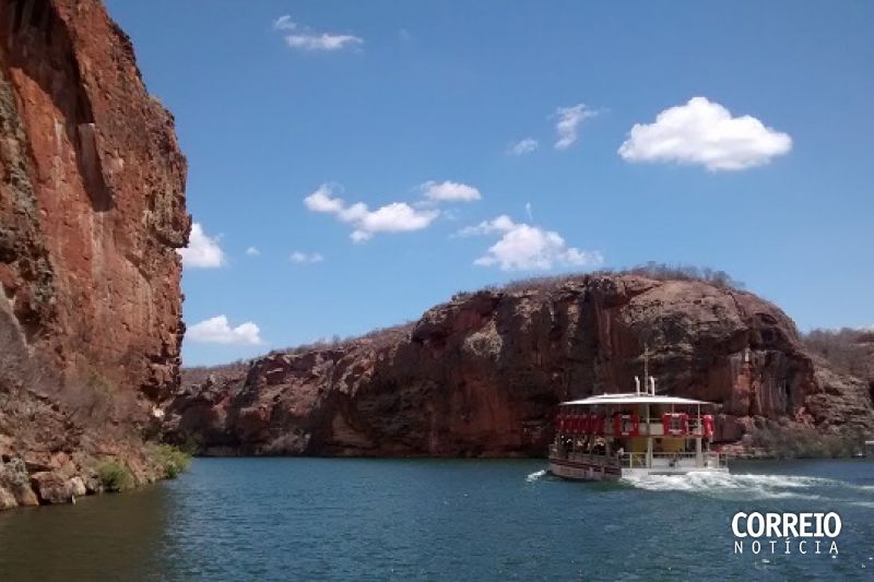 Paisagens naturais em passeio pelo rio São Francisco encantam turistas do mundo inteiro