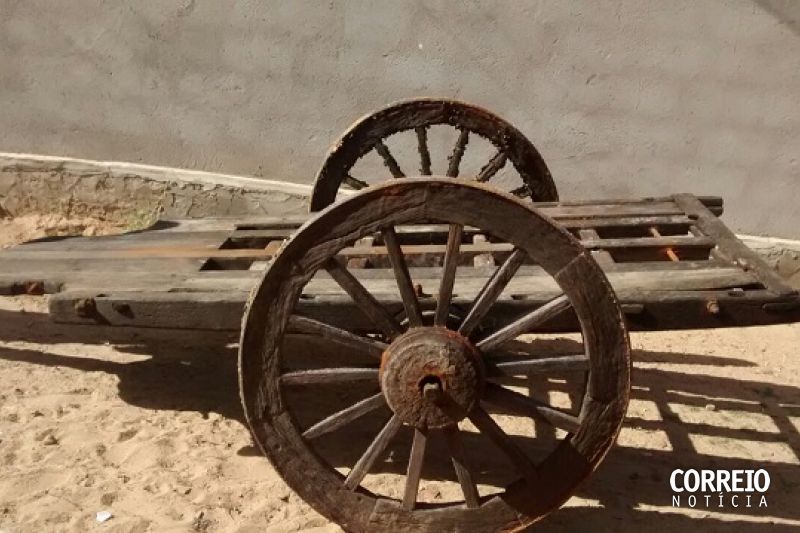 Pescadores encontram no São Francisco carro de boi que pode ter naufragado no século XIX