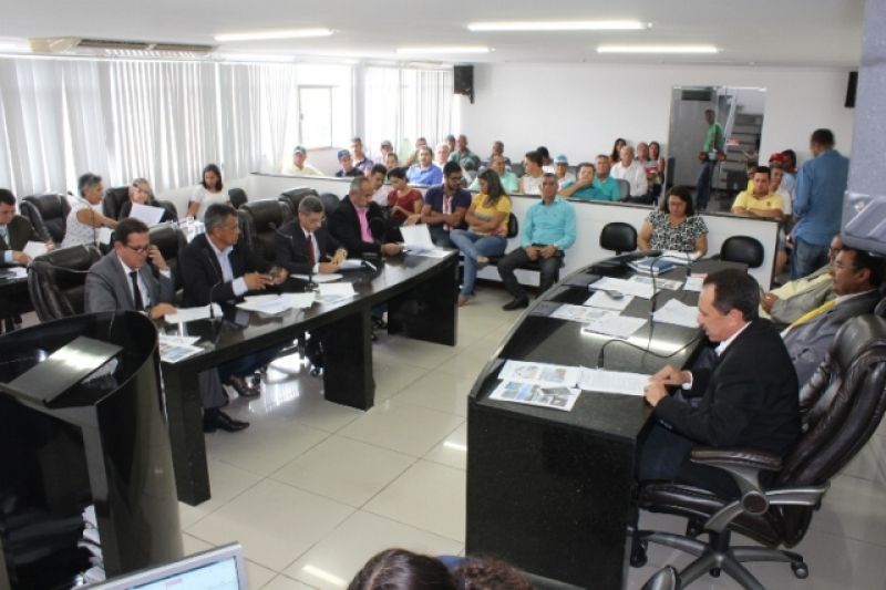 Vereadores cobram soluções sobre administração do matadouro, mercado público e rodoviária