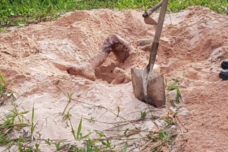 Corpo de homem é encontrado enterrado em terreno de assentamento em Delmiro Gouveia
