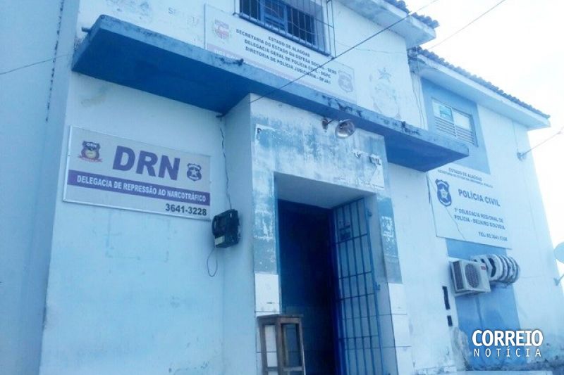 Menor é apreendida após tentar entregar droga para detento da delegacia de Delmiro Gouveia