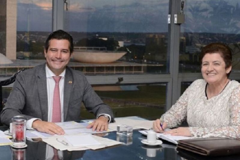 Projeto do trem turístico é pauta de reunião entre Ministro dos Transportes e Maristela