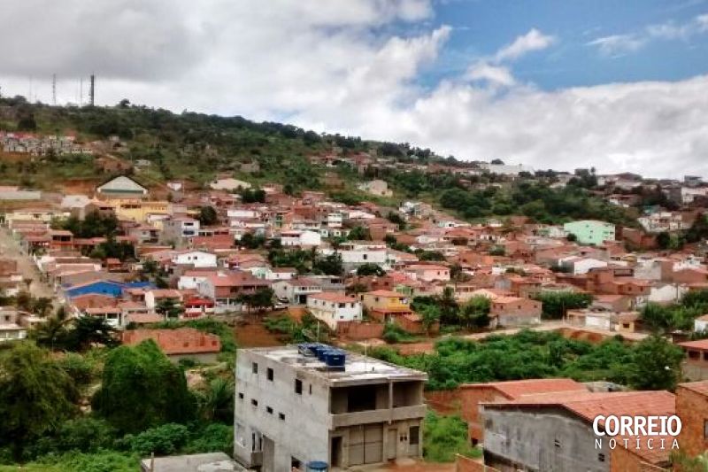 Água Branca não tem condições de reajustar salários da Educação, aponta estudo técnico