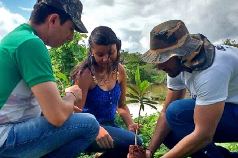 Casal realiza ações socioeducativas com estudantes em Santana do Ipanema