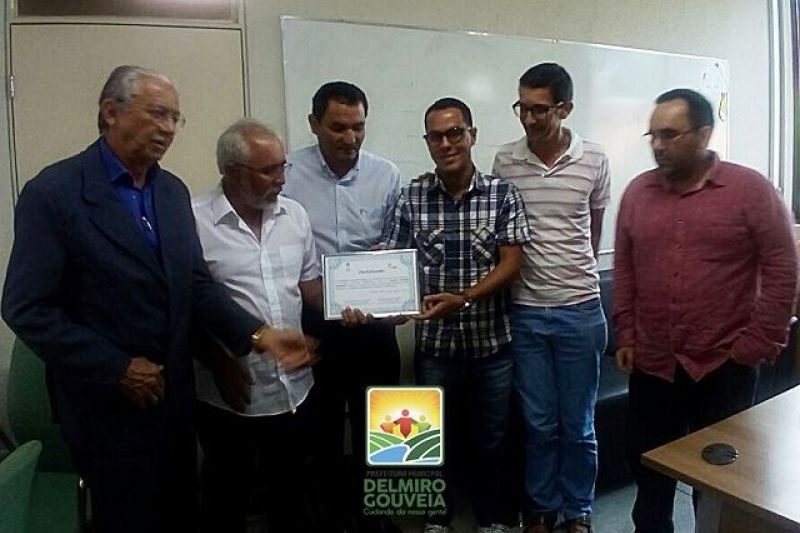 Prefeito de Delmiro Gouveia é homenageado pela diretoria da UFAL Campus do Sertão