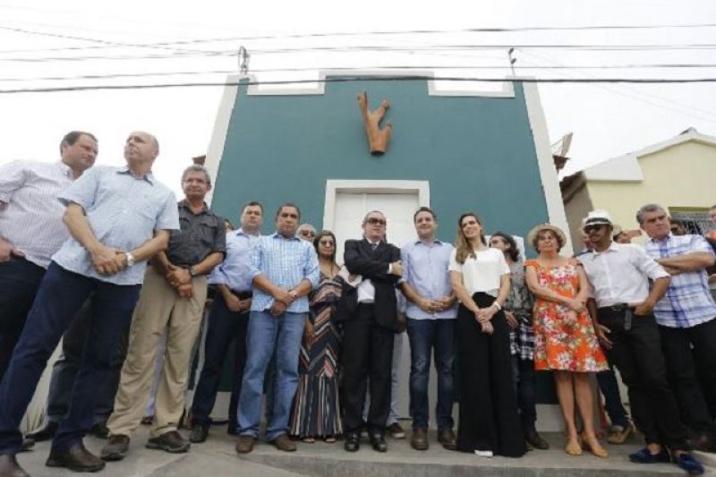Governador reúne adversários políticos para inauguração de museu em Pão de Açúcar