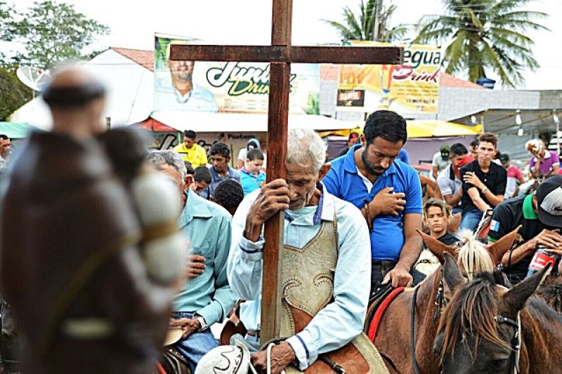 Missa do Vaqueiro do Povoado Sinimbu é marcada por fé e devoção dos vaqueiros e fiéis