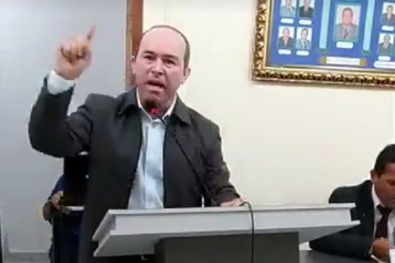 Vereador manda recado para prefeito de São José da Tapera: “quem está mentindo é ele”