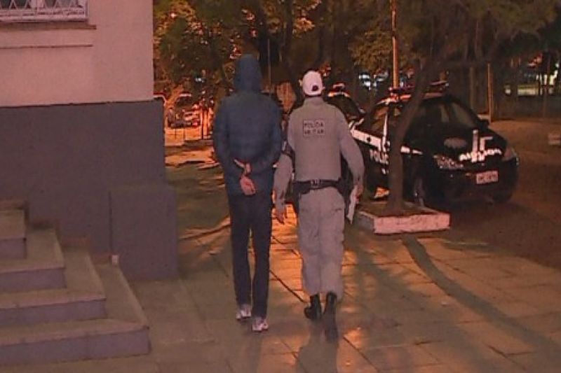 Jovem é preso suspeito de matar sogro a facadas