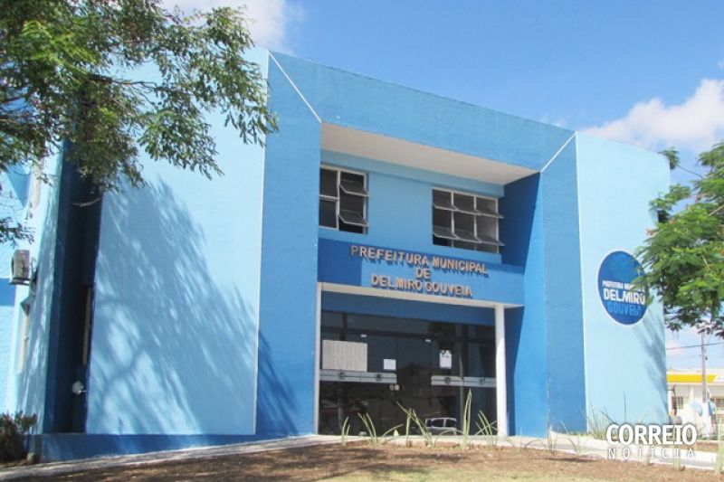 Delmiro: prefeitura firma contrato de R$ 650 mil para compra de materiais de informática