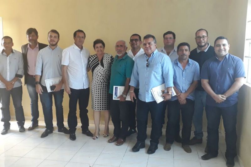 Prefeito Fabiano participa de reunião sobre aterro sanitário que vai beneficiar Pariconha