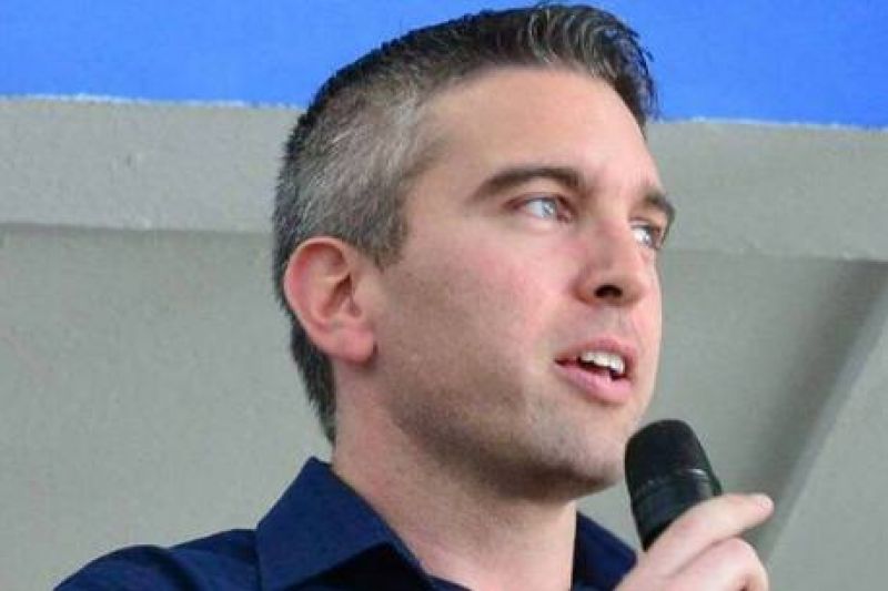 Vereador é condenado à prisão após jogar ex-mulher da escada