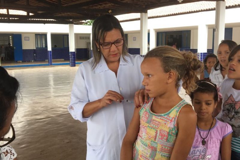 Saúde realiza Imunização de estudantes das Escolas Públicas e Privadas em Piranhas