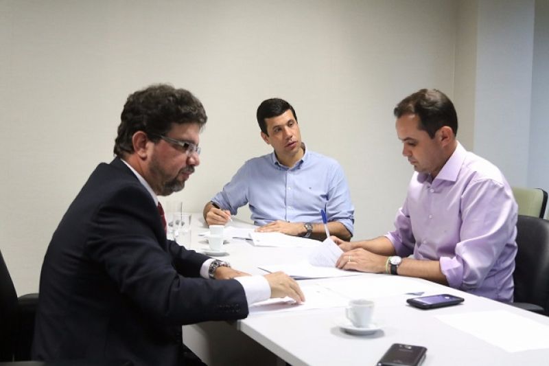 Carneiros e mais quatro municípios aderem ao Moradia Legal III