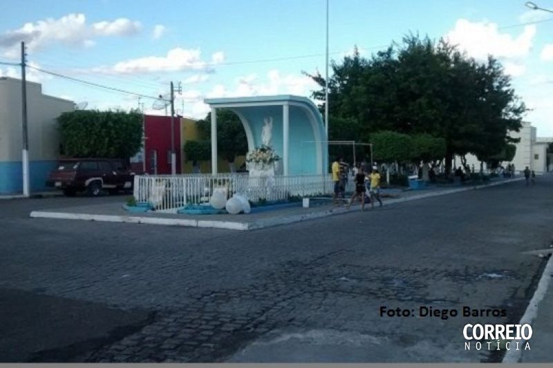 Prefeito de Monteirópolis demite todos os servidores contratados da Educação