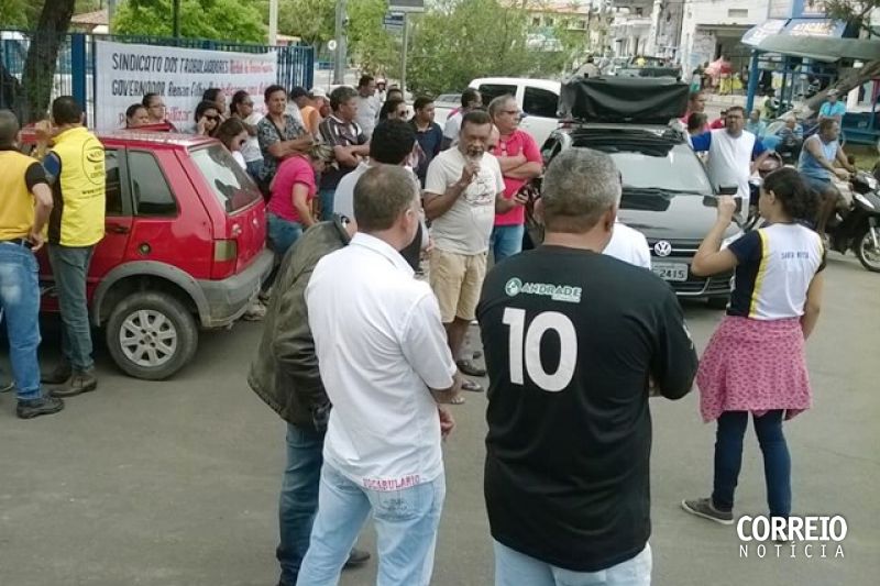 Protesto contra venda dos maquinários da Fábrica da Pedra é realizado em Delmiro Gouveia