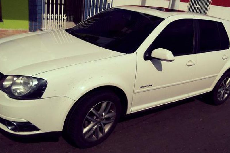 Criminosos armados invadem propriedade e roubam carro de empresário em Delmiro Gouveia