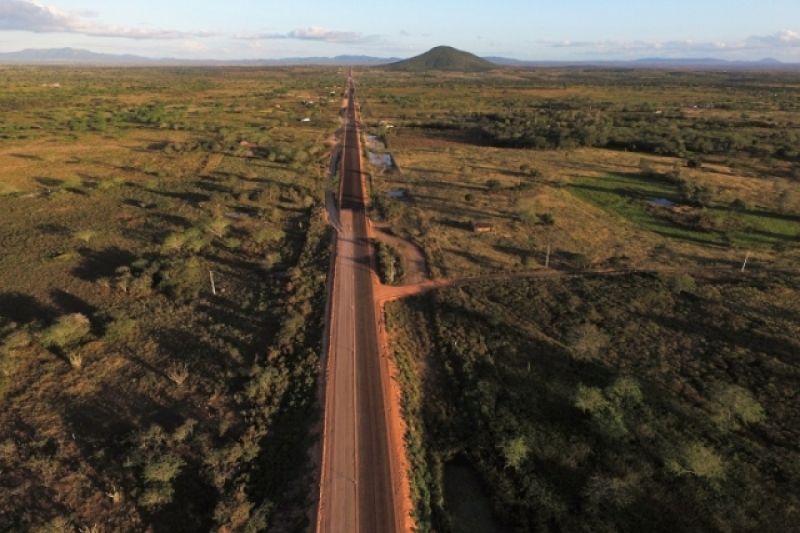 Cerca de 5 km da BR-316 já estão asfaltados entre Carié e Canapi