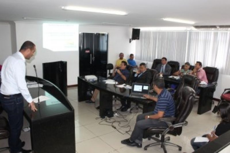 Vereadores fazem questionamentos durante Audiência Pública das metas fiscais