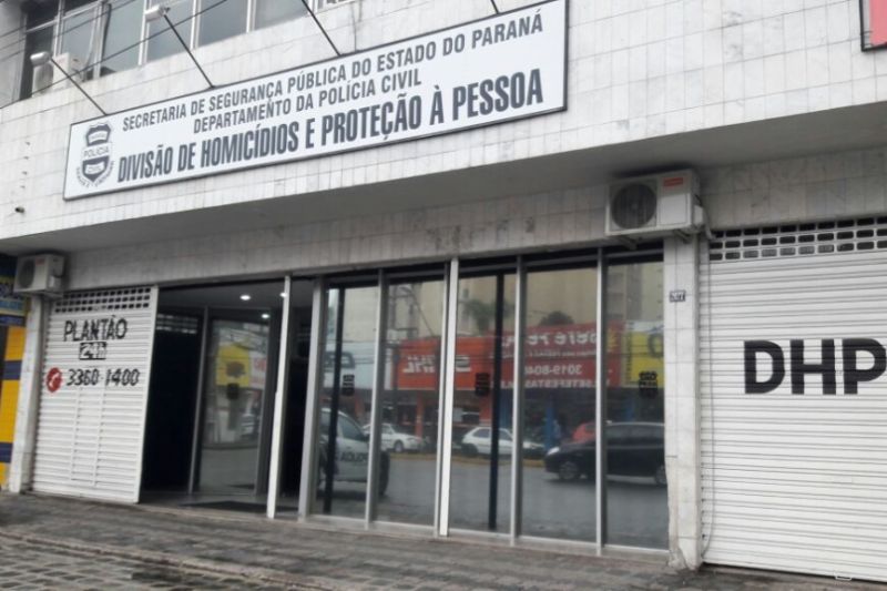 Jovem que matou pai com 20 golpes de facão diz que agiu em legítima defesa