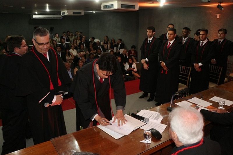 Novos promotores empossados pelo MPE vão atuar em seis promotorias do Sertão