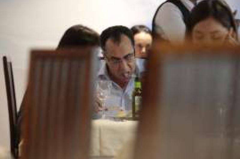 Flagrado com queijo na cueca, deputado-presidiário é isolado