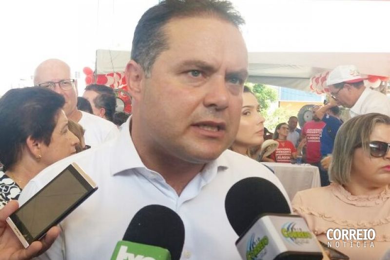Governador anuncia que Hospital Regional do Alto Sertão será construído em Delmiro Gouveia