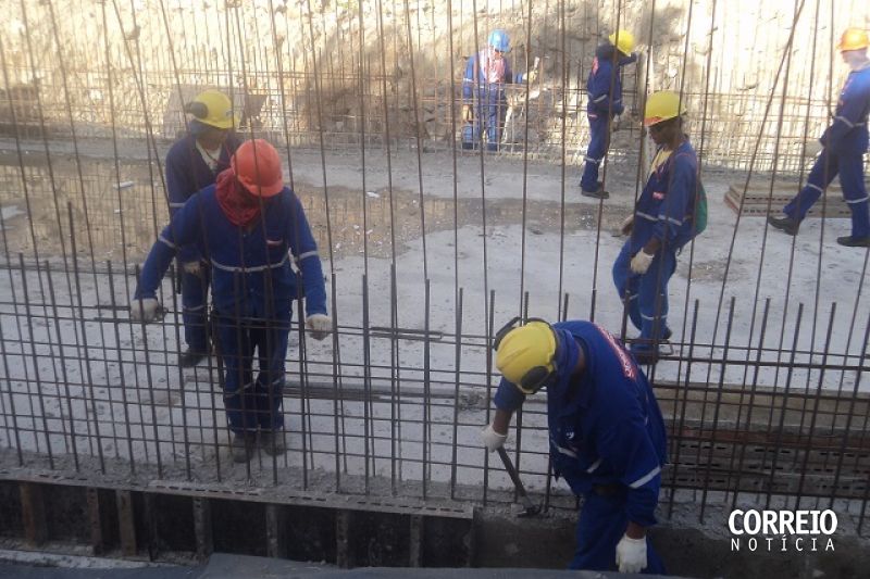 Odebrecht demite 140 operários do Canal do Sertão e obra pode ser paralisada em dezembro