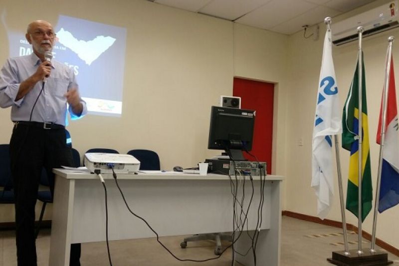 Palestra apresentando dados, indicadores e mapas da socioeconômica de Delmiro é realizada