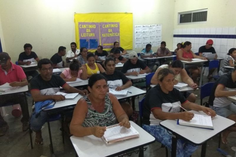 Canapi: Educação de Jovens e Adultos levada a sério