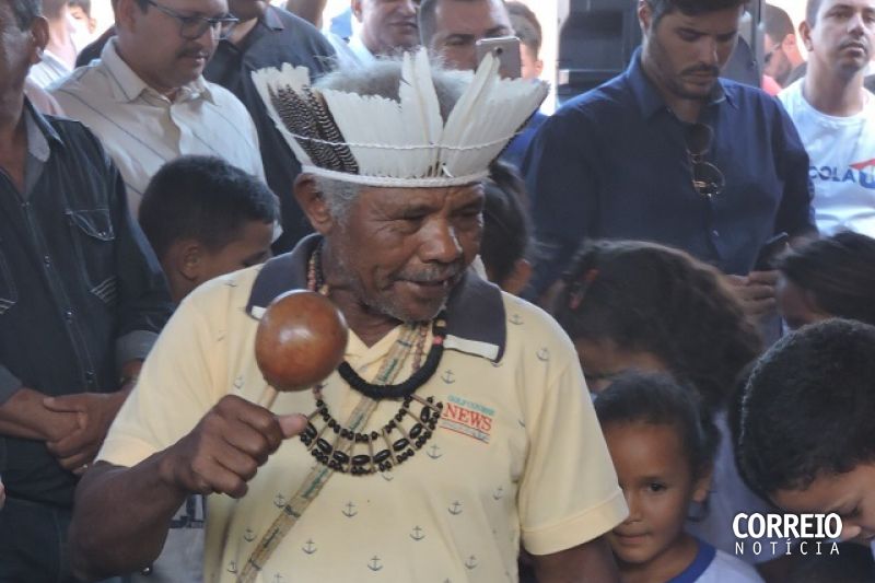 Pajé cumpre missão de ensinar tradições indígenas em Pariconha, no Sertão de Alagoas