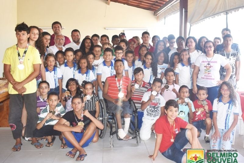 Música, alegria e emoção marcaram encontro com os medalhistas da Secretaria de Educação