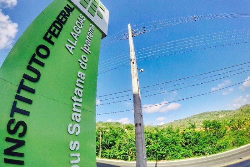 Justiça determina que Ifal de Santana do Ipanema contrate intérprete de Libras
